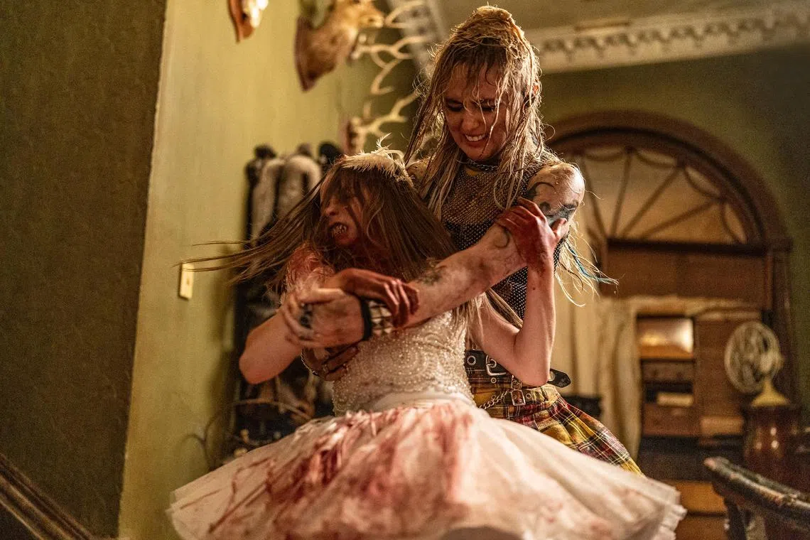 ylmovie17 -  Alisha Weir (left) and Kathryn Newton in Abigail

Source/copyright: UIP