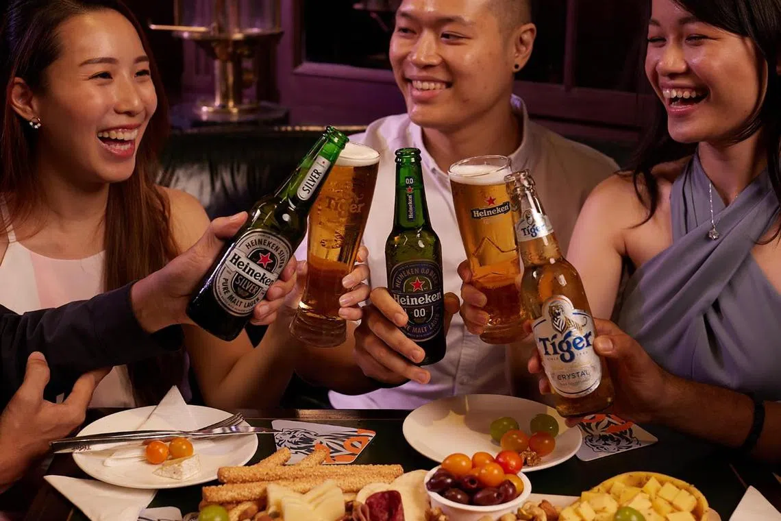 raemployersc30 - Some of Asia Pacific Breweries Singapore’s unconventional workplace amenities include an in-house bar for employees to enjoy its portfolio of beers here for free, a full-fledged gym with a yoga studio, steam room and sleeping pod.  

Credit: Asia Pacific Breweries Singapore (part of The HEINEKEN Company)