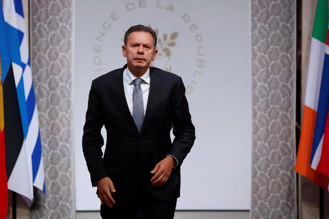 Portuguese Prime Minister Luis Montenegro arrives for the Coalition of the Willing summit at the Elysee Palace in Paris, France January 6, 2026. YOAN VALAT/Pool via REUTERS