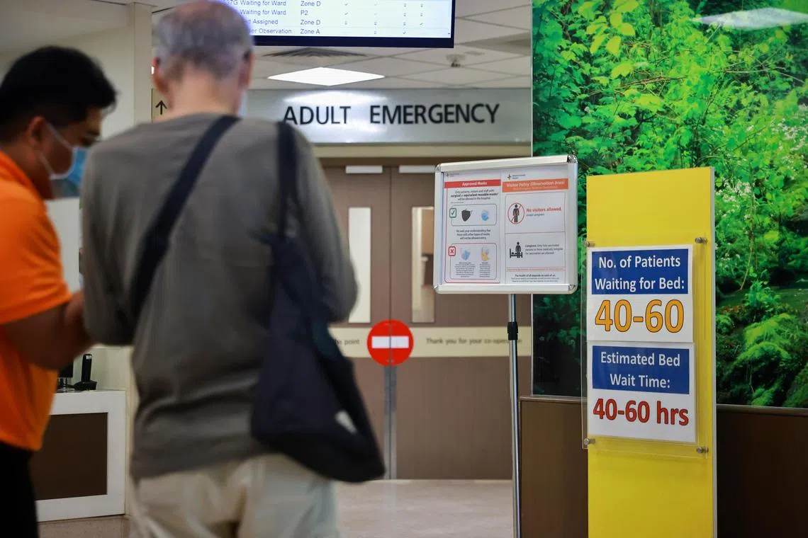 ST20230419_202385780388/pixfull/Jason Quah

A sign indicating the number of patients waiting for a bed, and the estimated waiting time, at the adult emergency department at NUH on Apr 19, 2023.