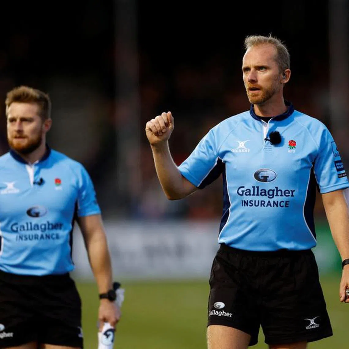 Rugby Union - Premiership - Saracens v Sale Sharks - StoneX Stadium, London, Britain - October 30, 2022 Referee Wayne Barnes watches a replay on a giant screen while making a TMO desicion Action Images/Andrew Boyers