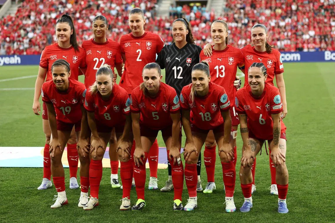 Soccer Football - UEFA Women's Euro 2025 - Group A - Finland v Switzerland - Stade de Geneve, Geneva, Switzerland - July 10, 2025 Switzerland players pose for a team group photo before the match REUTERS/Stephane Mahe