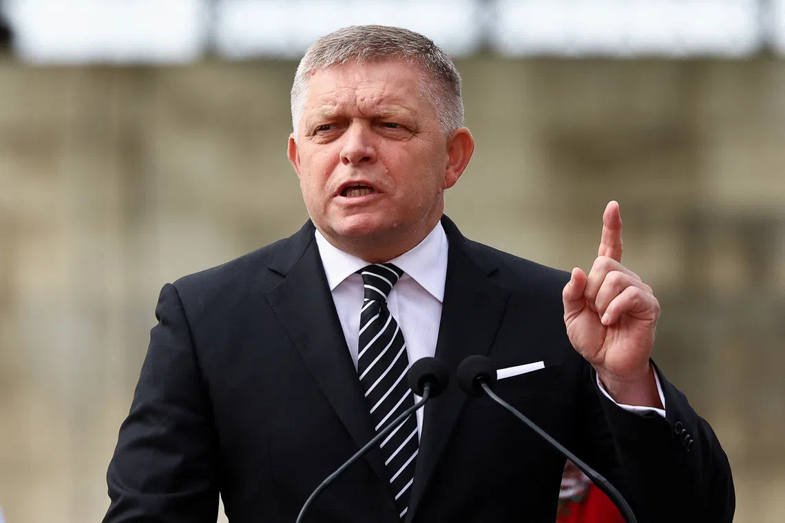 Slovak Prime Minister Robert Fico speaks during an event to mark the 130th anniversary of construction of the Maria Valeria Bridge in Esztergom, Hungary, September 28, 2025. REUTERS/Bernadett Szabo