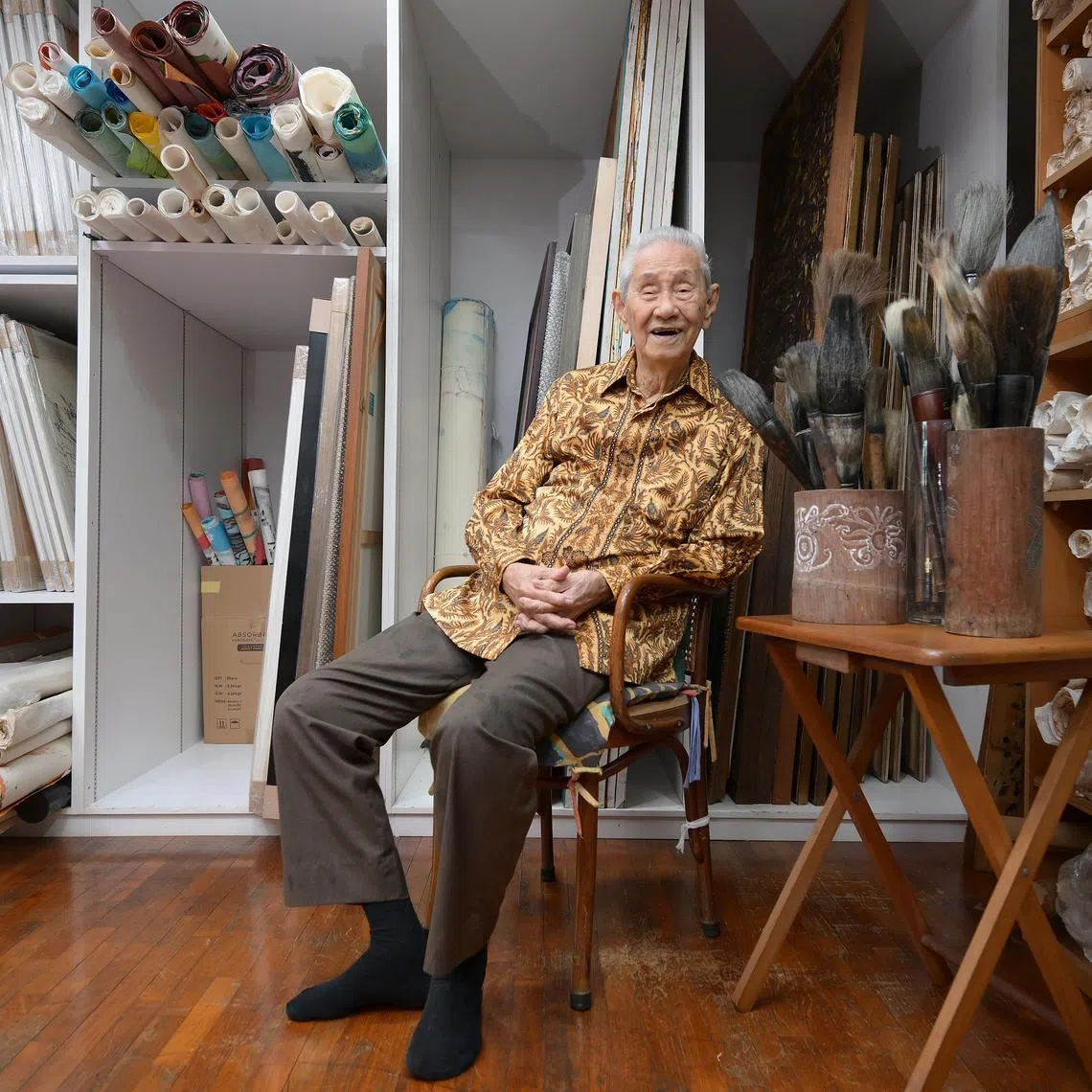 shlim23/ST20241016_202464700415/Ng Sor Luan/103-year-old artist Lim Tze Peng at his house and studio ahead of a major survey at the National Gallery Singapore.