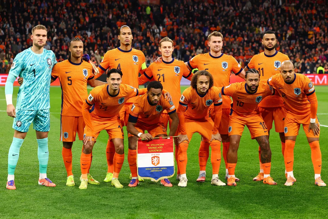FILE PHOTO: Soccer Football - World Cup - UEFA Qualifiers - Group G - Netherlands v Lithuania - Johan Cruijff Arena, Amsterdam, Netherlands - November 17, 2025 Netherlands players pose for a team group photo before the match REUTERS/Piroschka Van De Wouw/File Photo