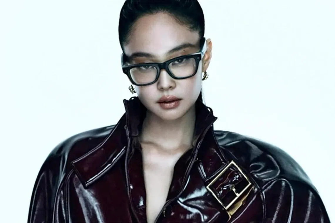 Jennie wearing the Ray-Ban Meta Blayzer Optics (Gen 2).