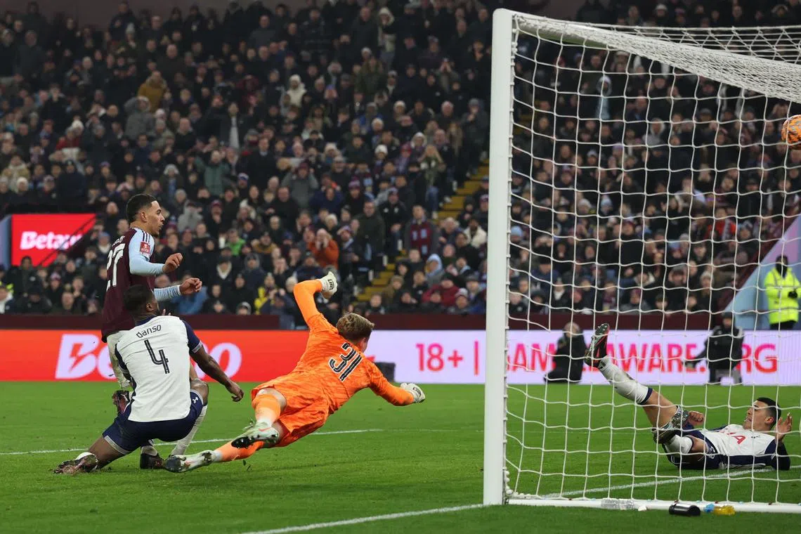 Soccer Football - FA Cup - Fourth Round - Aston Villa v Tottenham Hotspur - Villa Park, Birmingham, Britain - February 9, 2025 Aston Villa's Morgan Rogers scores their second goal Action Images via Reuters/Paul Childs
