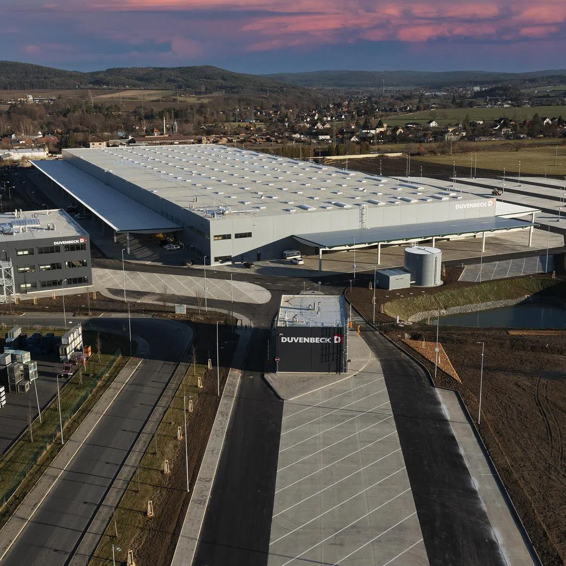 susfund26 - ARETE Industrial Park at Rokycany, Czech Republic offering close to 30,000 sqm of modern warehouse and office space, tenanted to German logistics company Thomas Duvenbeck Immobilien

Credit: ARETE Investment Group