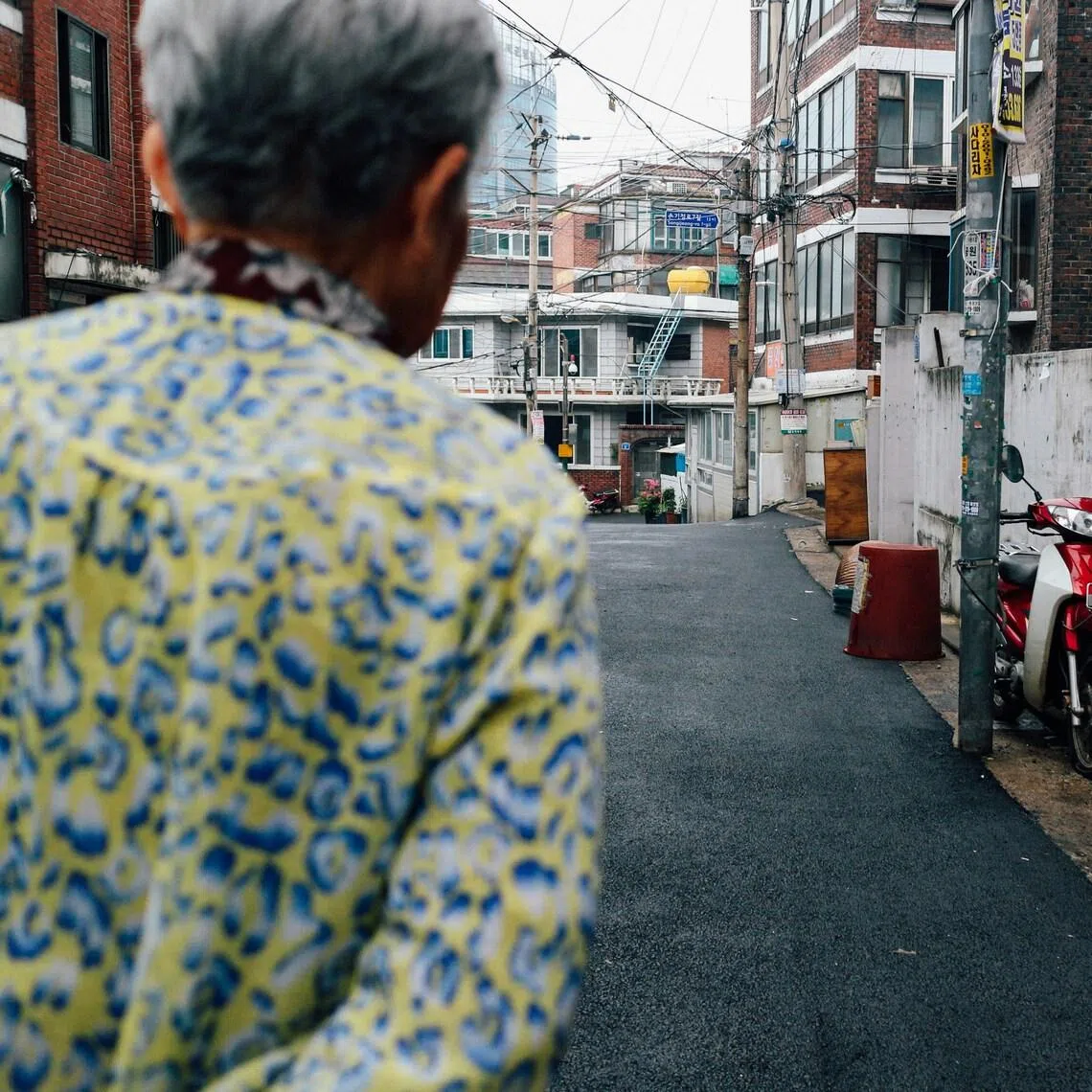 Government and research institute data cited in the report show that about 800,000 care workers will be needed nationwide by 2028.