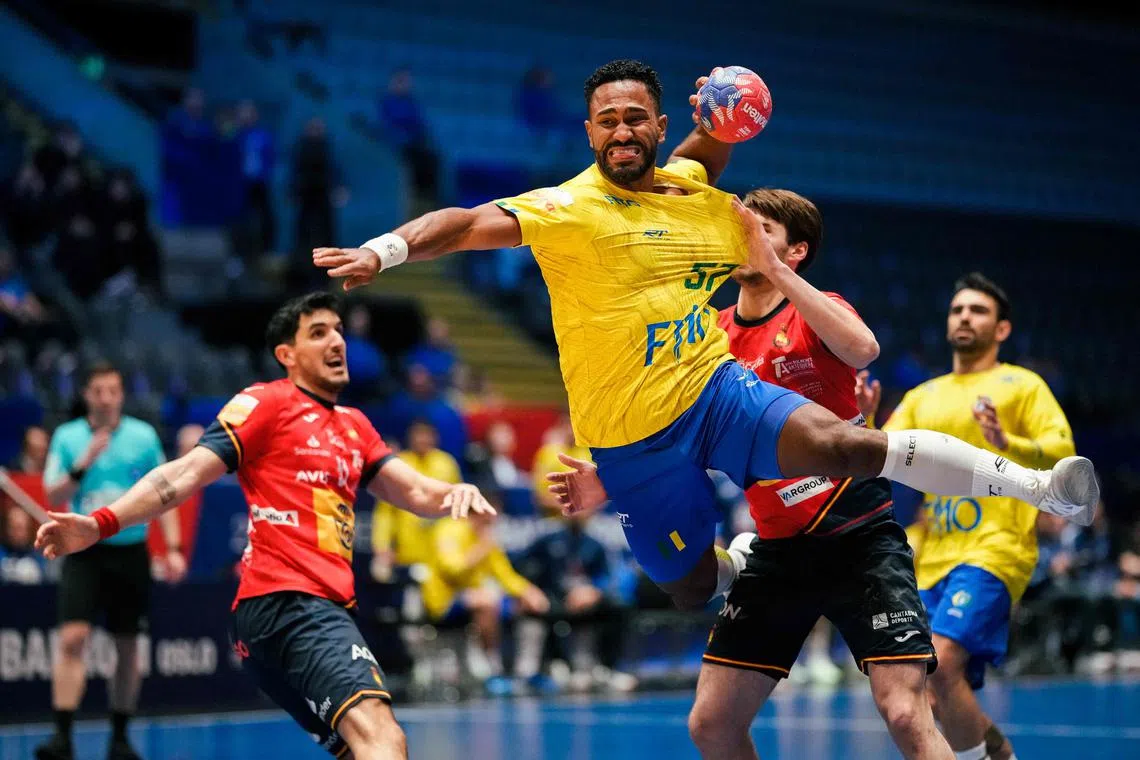 Brazil's Vinicios Angelo Lima De Carvalho taking a shot during the IHF Men's Handball World Championship match between Spain and Brasil, in Oslo, Norway, on Jan 26, 2025. 