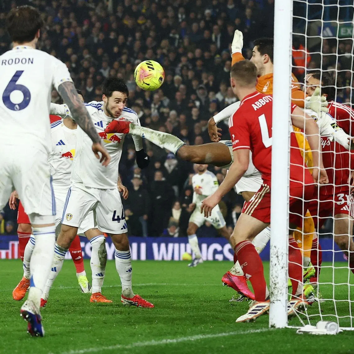 Soccer Football - Premier League - Leeds United v Nottingham Forest - Elland Road, Leeds, Britain - February 6, 2026 Leeds United's Ilia Gruev sustains an injury from teammate Dominic Calvert-Lewin Action Images via Reuters/Lee Smith
