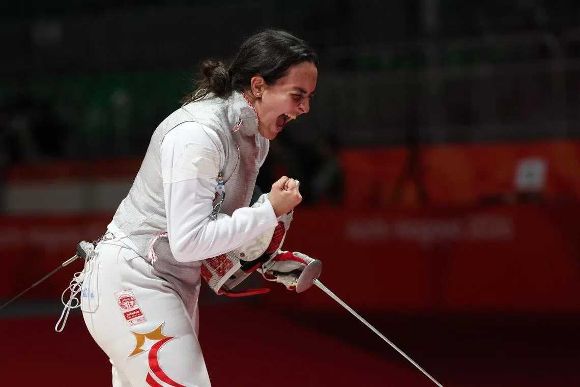 Amita Berthier produced a 11-2 run late on, but it was not enough for Singapore’s women’s foil team who were beatean 45-35 by Hong Kong in the quarter-finals.