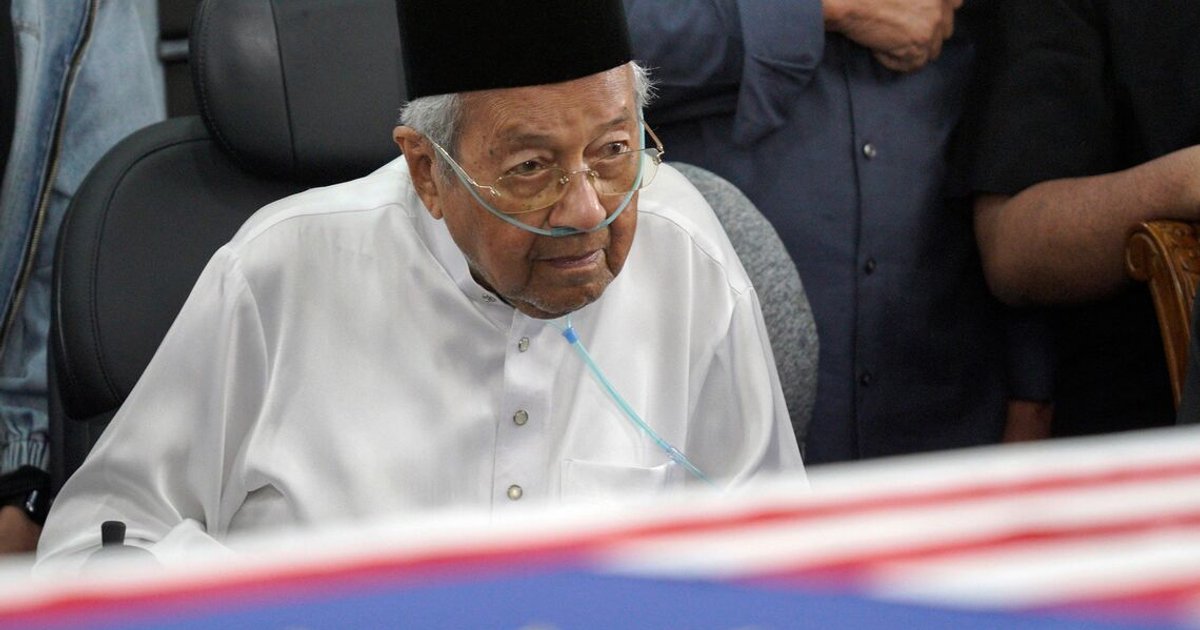 Malaysian ex-PM Mahathir says he tries to return to office but remains weak, thanks public for support