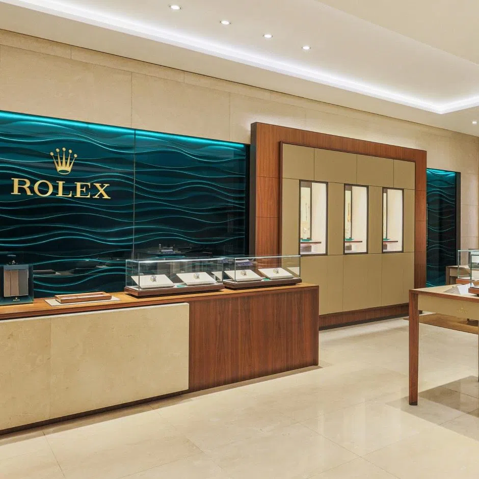 Overall prices for 13 gold-cased Rolex models are broadly flat since April amid a slump in bullion prices.