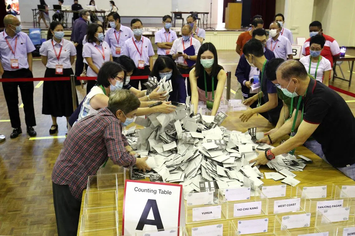 选举局于2020年7月15日点算海外选票并公布第13届新加坡大选31个选区的最终投票成绩。2020年大选海外选票的计票工作在选举局培训中心进行，选举官员在各政党代表见证下，把不同站点的海外选票掺在一起，然后开始点算。工人党主席林瑞莲同数名参选人到现场见证，其他政党也派代表在场监票。