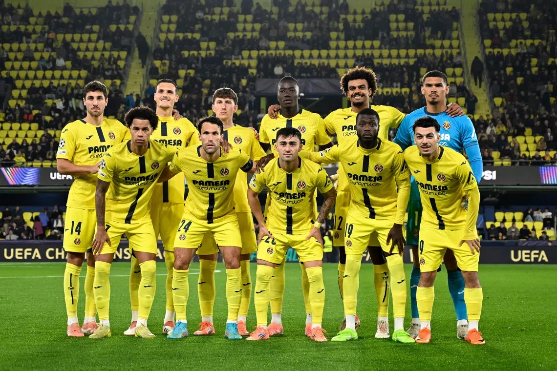 Soccer Football - UEFA Champions League - Villarreal v FC Copenhagen - Estadio de la Ceramica, Villarreal, Spain - December 10, 2025 Villarreal players pose for a team group photo before the match REUTERS/Pablo Morano