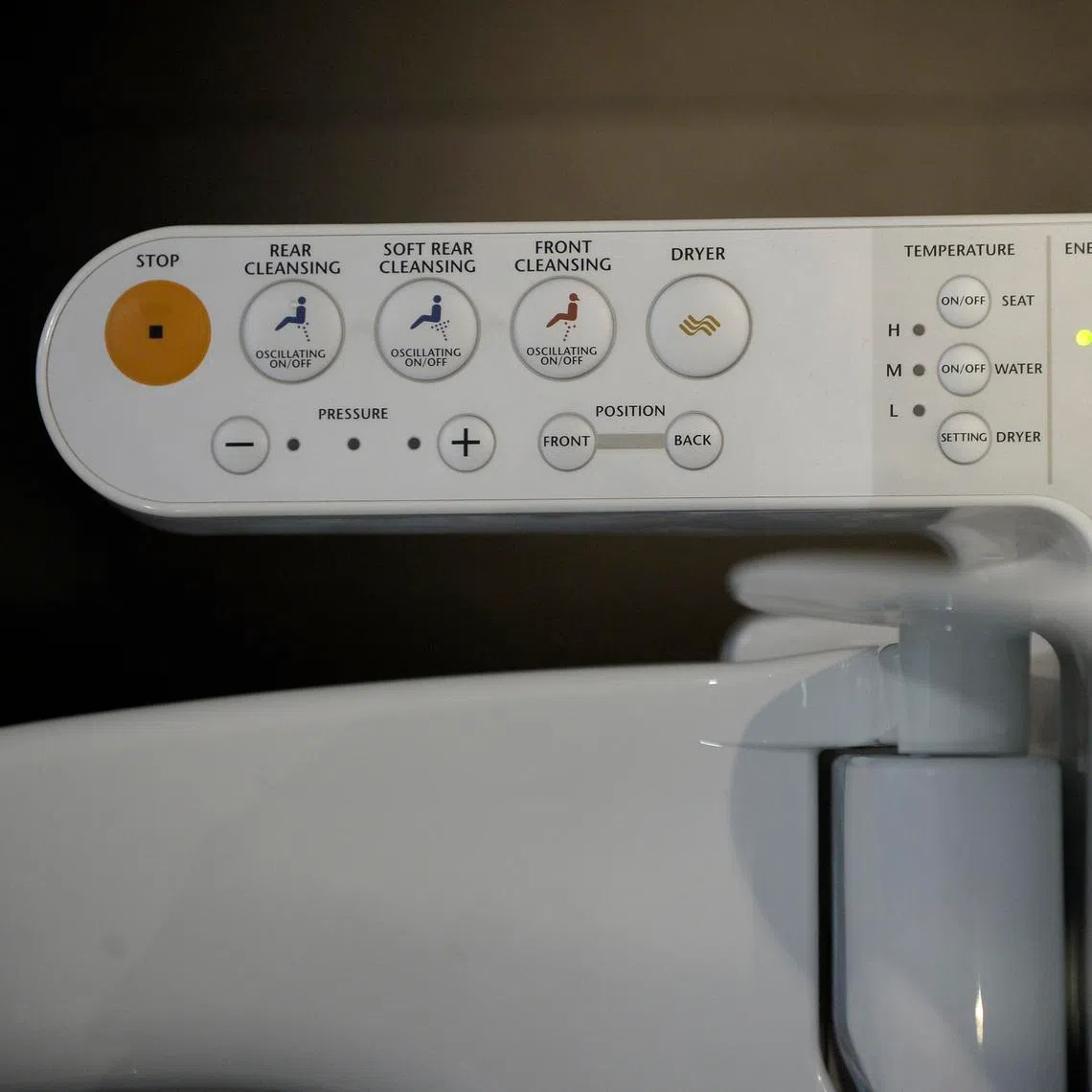 Toto, better known as the maker of high-tech Washlet toilets, is also making money from producing ceramics for the semiconductor industry. 