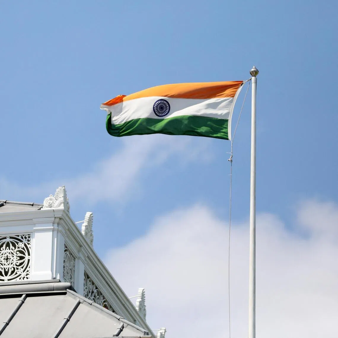 The government’s tender for outsourcing passport, visa and consular services at diplomatic missions in four countries has been scrapped.