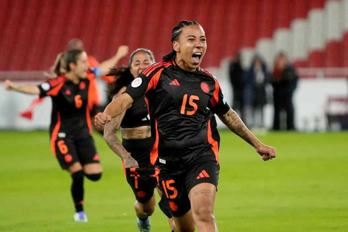 Soccer Football - Women's Copa America - Semi Final - Argentina v Colombia - Estadio Rodrigo Paz Delgado, Quito, Ecuador - July 28, 2025 Colombia's Wendy Bonilla celebrates winning the penalty shootout and the match REUTERS/Cristina Vega     TPX IMAGES OF THE DAY