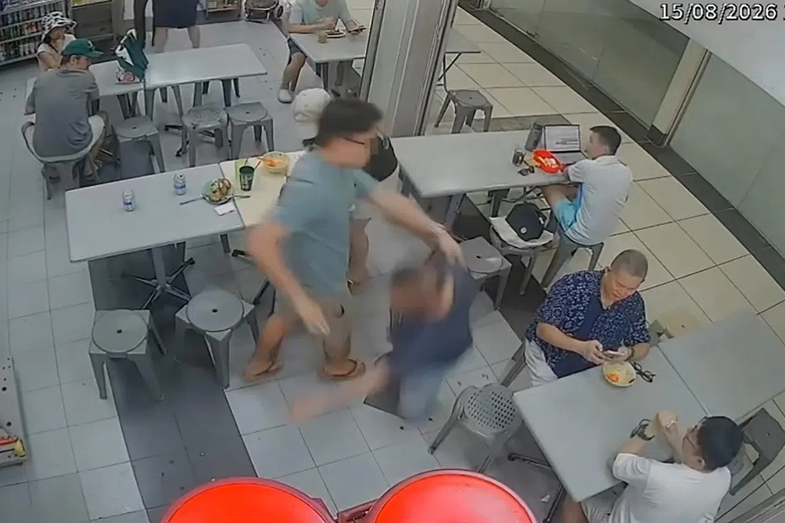 A man shoved an elderly man after he saw the elderly man pat a girl’s head on Aug 15 at a coffee shop in Roxy Square.