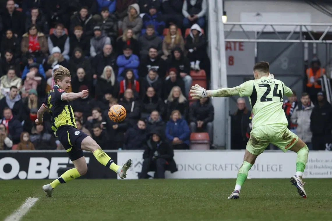 Manchester City substitute Kevin de Bruyne scored the winner in their 2-1 win against Leyton Orient 11 minutes from time.