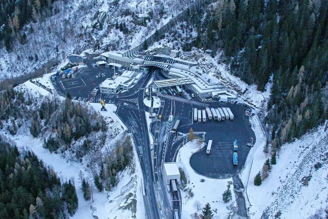 FILE PHOTO: An aerial view shows the French-side entrance to the Mont Blanc road tunnel which links France and Italy beneath the Alps December 17, 2013.  REUTERS/Robert Pratta/File Photo