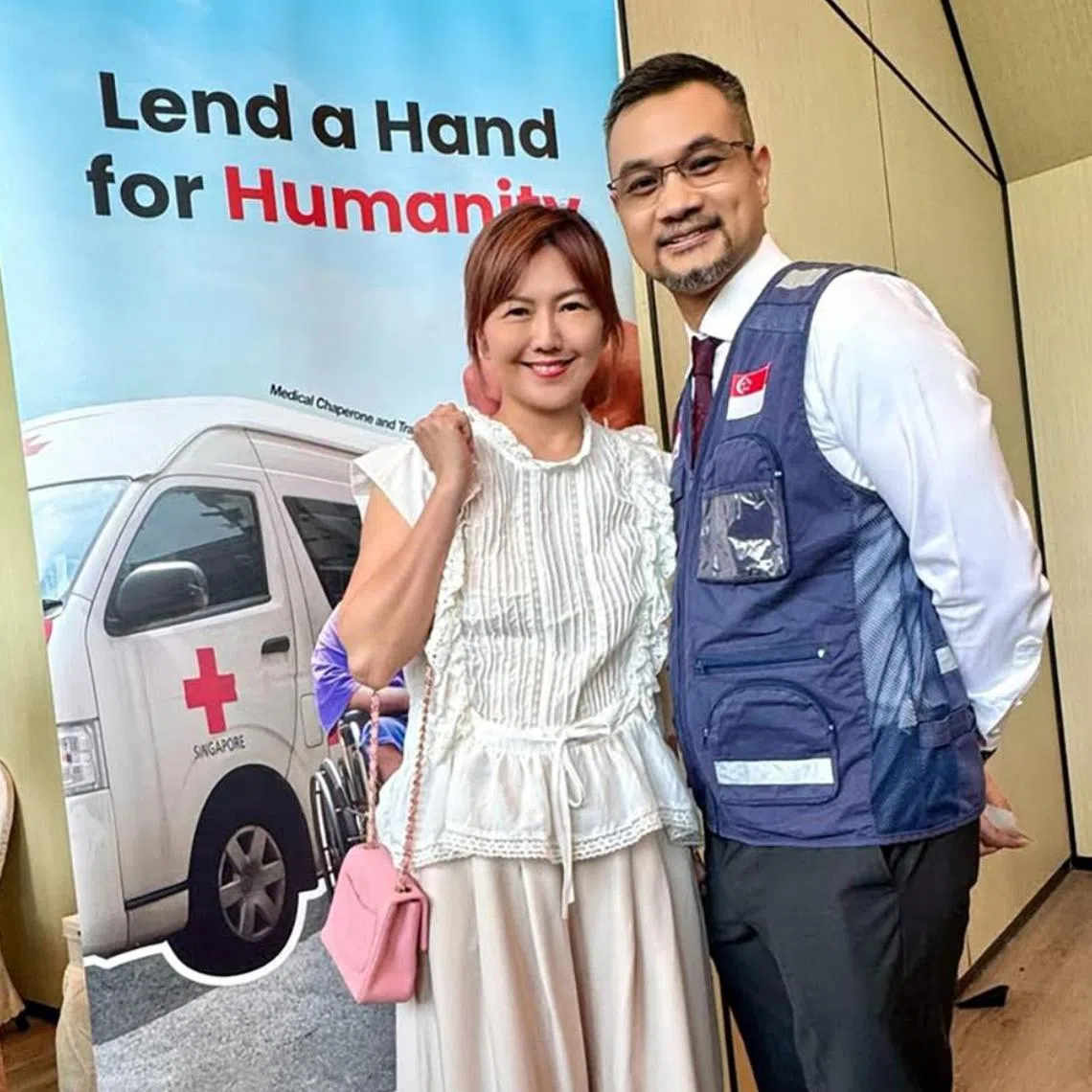 Stefanie Sun's husband Nadim van der Ros was honoured for his volunteer work with the Singapore Red Cross on Sept 3.