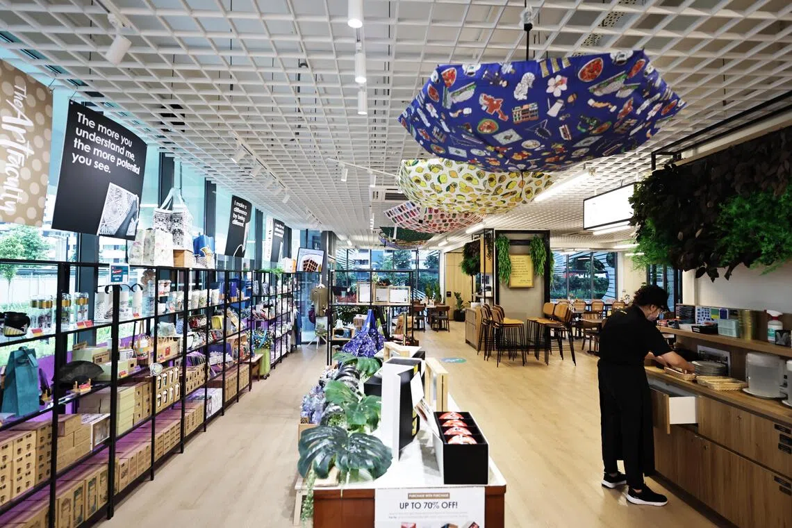 smpathlight18

Interior of the Pathlight School (Tampines), taken on Tuesday, Nov 18, 2025. 


Pathlight School will celebrate its 21st anniversary and the official opening of Pathlight School (Tampines) on Tuesday, Nov 18, 2025. Themed ?Coming of Age?, the celebration will be held at Pathlight School (Tampines) graced by the Minister for Education, Mr Desmond Lee. More than 200 guests are expected at the celebration, which will feature a mini musical tracing Pathlight School?s 21-year journey and showcasing the signature 
offerings and talents of its students.

Since its founding in 2004, Pathlight has blazed new trails. It is Singapore?s first autism-focused school offering the national curriculum alongside life-readiness skills, vocational training, and real-world 
experiences to maximise the potential of students on the autism spectrum. It pioneered the model of placing its secondary school students in satellite classrooms in neighbouring mainstream schools. Its students did well in both academics and life skills training.

Pathlight School (Tampines) is the second purpose-built Pathlight school and marks the latest milestone in this journey of growth, serving the eastern region of Singapore. The school?s leadership will also share the aspiration of building Pathlight?s third school in Punggol Digital District. 
Slated to open in 2032, it is envisioned as Singapore?s first Inclusive Lifelong Learning Education Village where individuals on the autism spectrum can learn and thrive beyond their school years.


STPHOTO KELVN CHNG