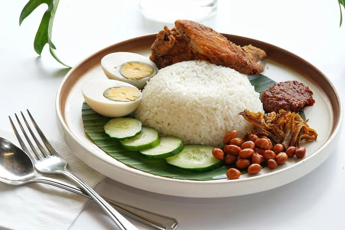Coconut milk gives this rice dish its characteristic rich and creamy taste.
