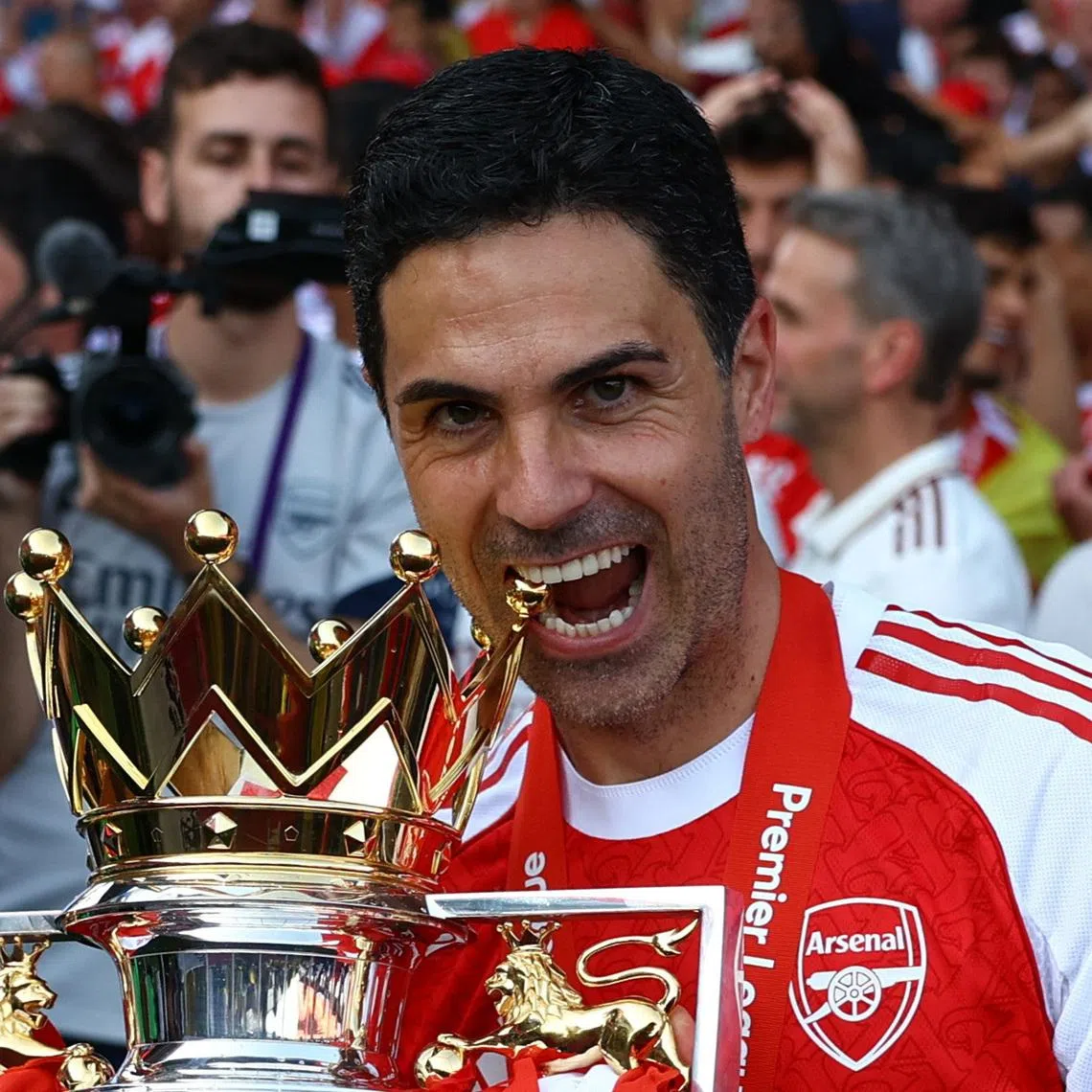 Arsenal manager Mikel Arteta celebrates with the trophy after winning the Premier League, Soccer Football, Premier League, Crystal Palace v Arsenal, Selhurst Park, London, Britain on May 24, 2026. Action Images via Reuters/Matthew Childs