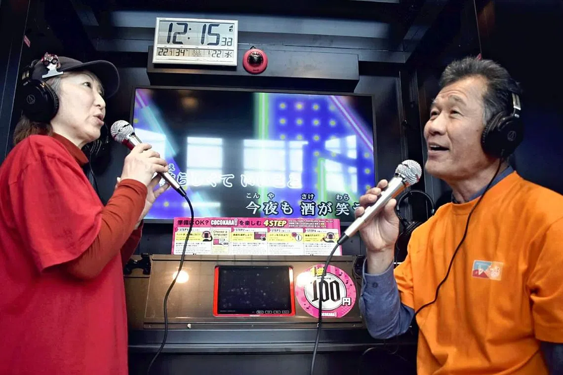 The karaoke booth – called “Saganosora” (Saga sky) –can fit four persons at once.