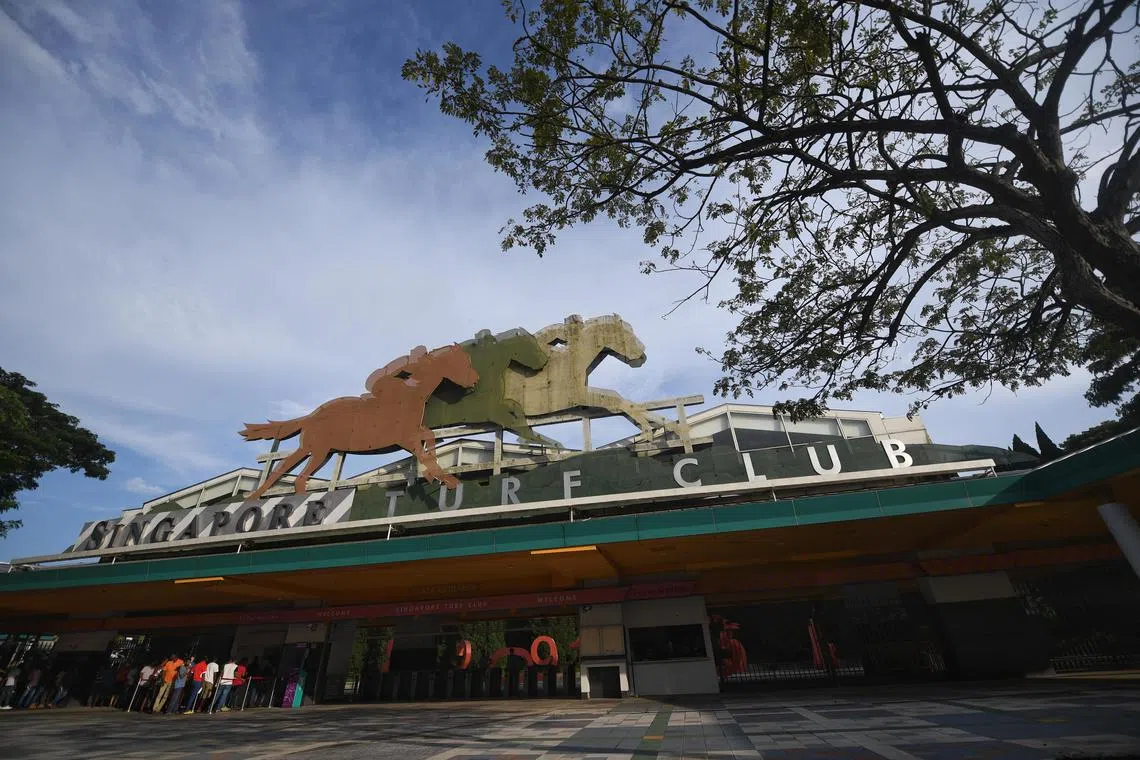 A day at the races on the first weekend after the announcement.
The land where the Singapore Turf Club in Kranji sits will be returned to the Government by March 2027, making way for housing and other developments in the area. First horse racing after the annoucemnet.