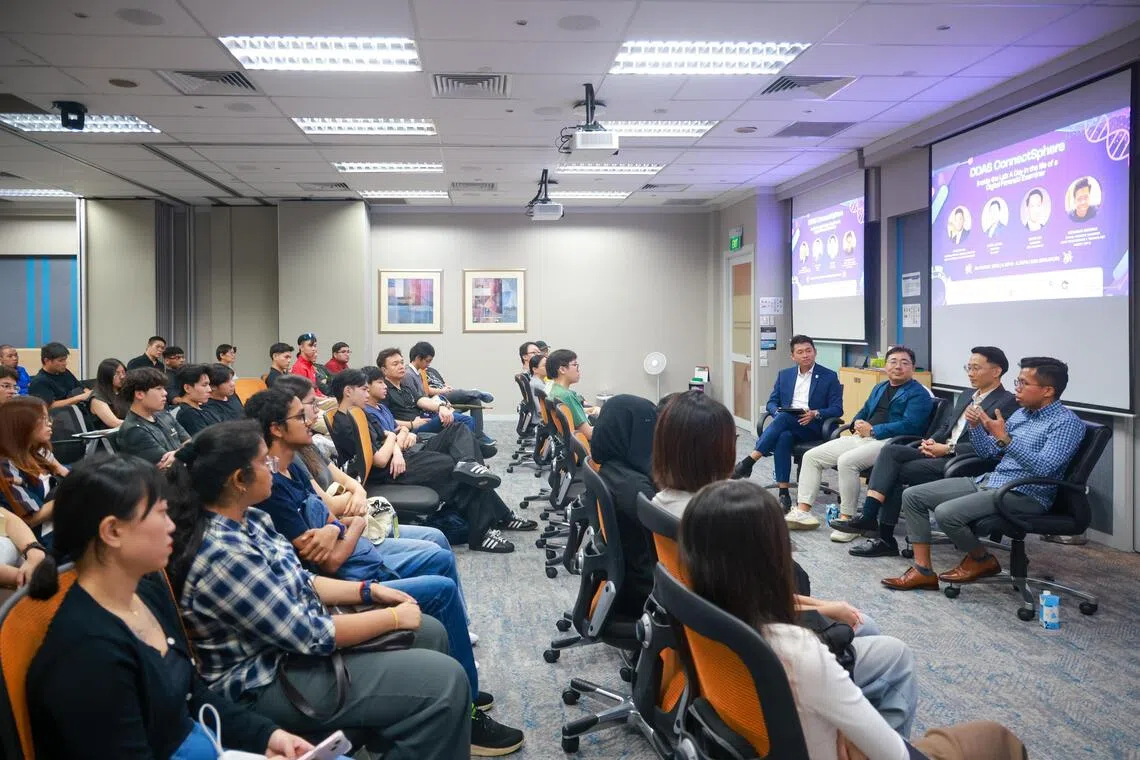 Panelists (from left) Chua De Hui, honorary digital forensic advisor at DDAS, Plainbit Director Beon Jin Kim, RSM Singapore manager David Lim and HTX Digital Forensic Examiner Mohamad Ridzuan speaking to participants.