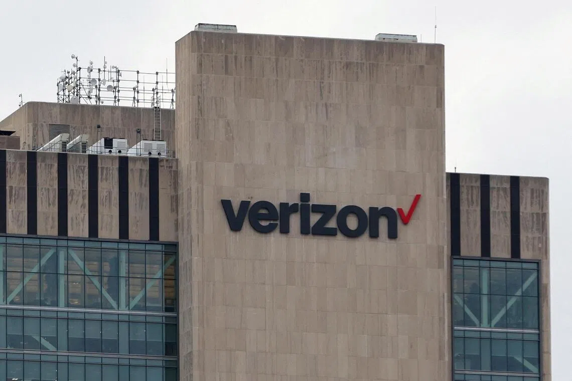 Hackers are increasingly using artificial intelligence to detect software vulnerabilities, which has shortened the time that targets have to respond to threats, Verizon said in an annual report.