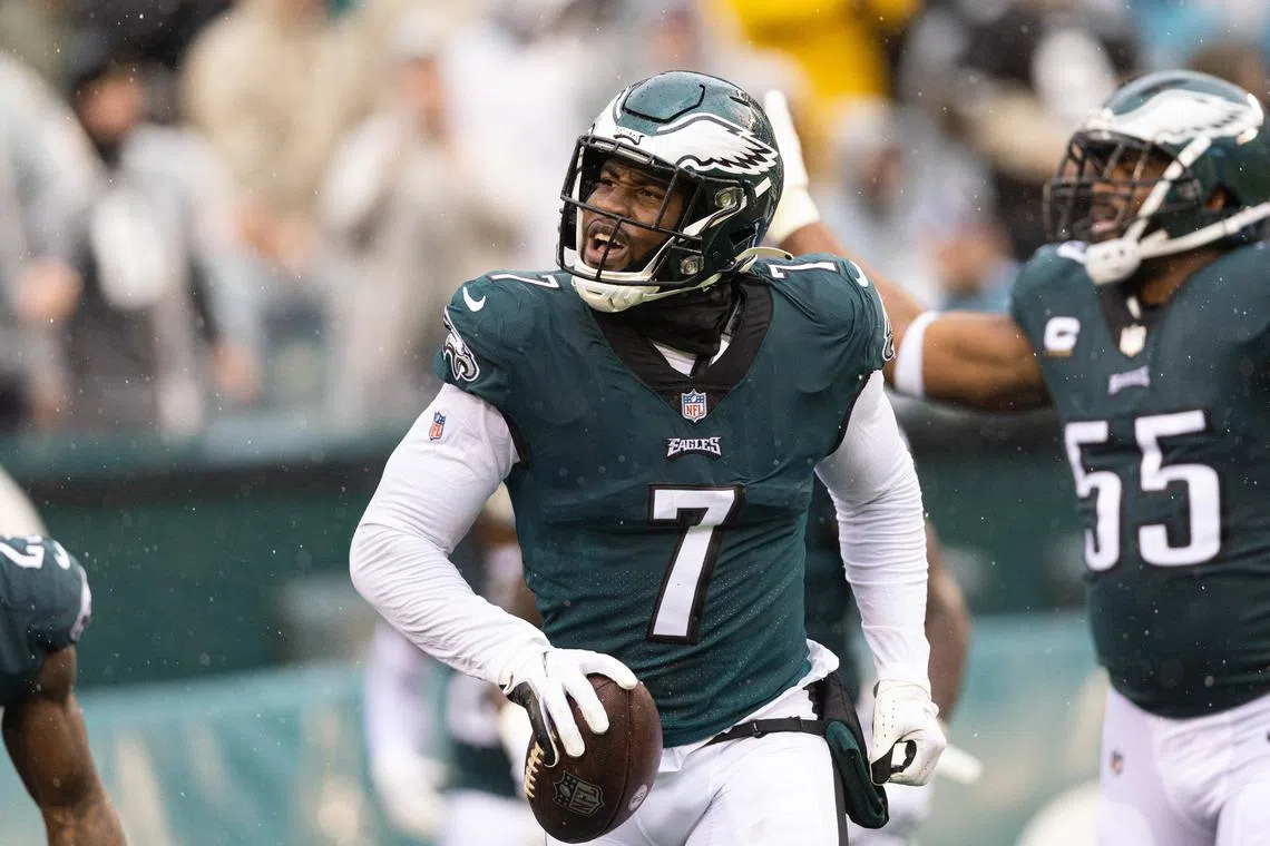 FILE PHOTO: Oct 2, 2022; Philadelphia, Pennsylvania, USA; Philadelphia Eagles linebacker Haason Reddick (7) reacts after receiving a fumble during the second quarter against the Jacksonville Jaguars at Lincoln Financial Field. Mandatory Credit: Bill Streicher-USA TODAY Sports/File Photo