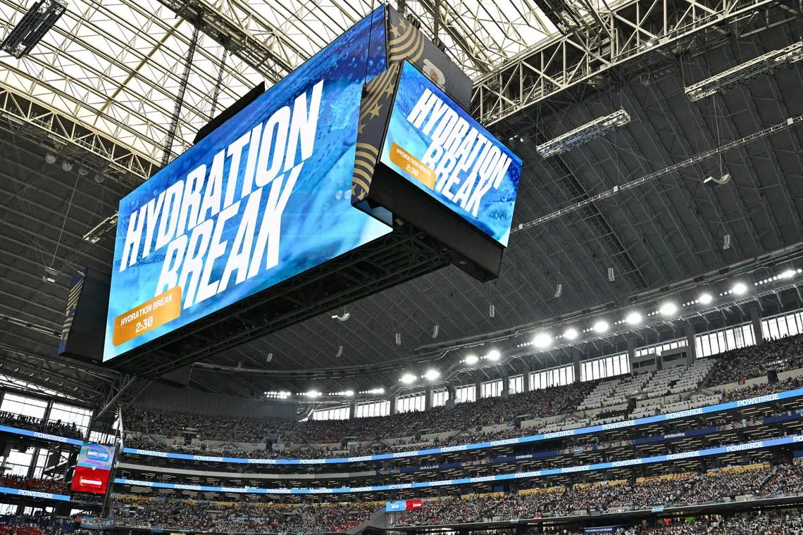 Soccer Football - FIFA World Cup 2026 - Group J - Argentina v Austria - Dallas Stadium, Arlington, Texas, U.S. - June 22, 2026 General view inside the stadium during a hydration break IMAGN IMAGES via Reuters/Jerome Miron