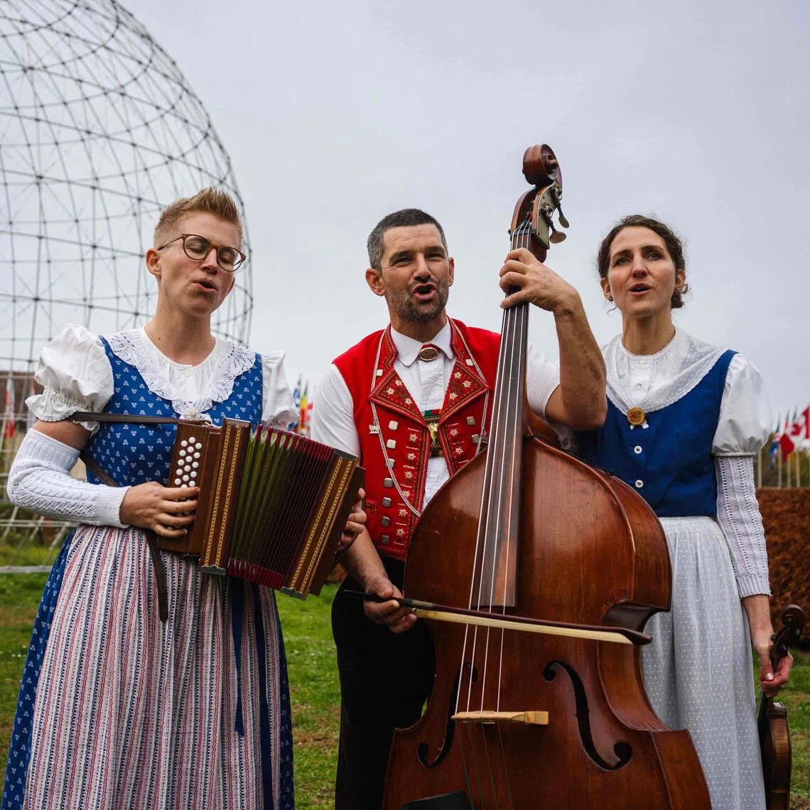 Switzerland currently counts some 12,000 keen yodellers across 780 yodelling clubs.