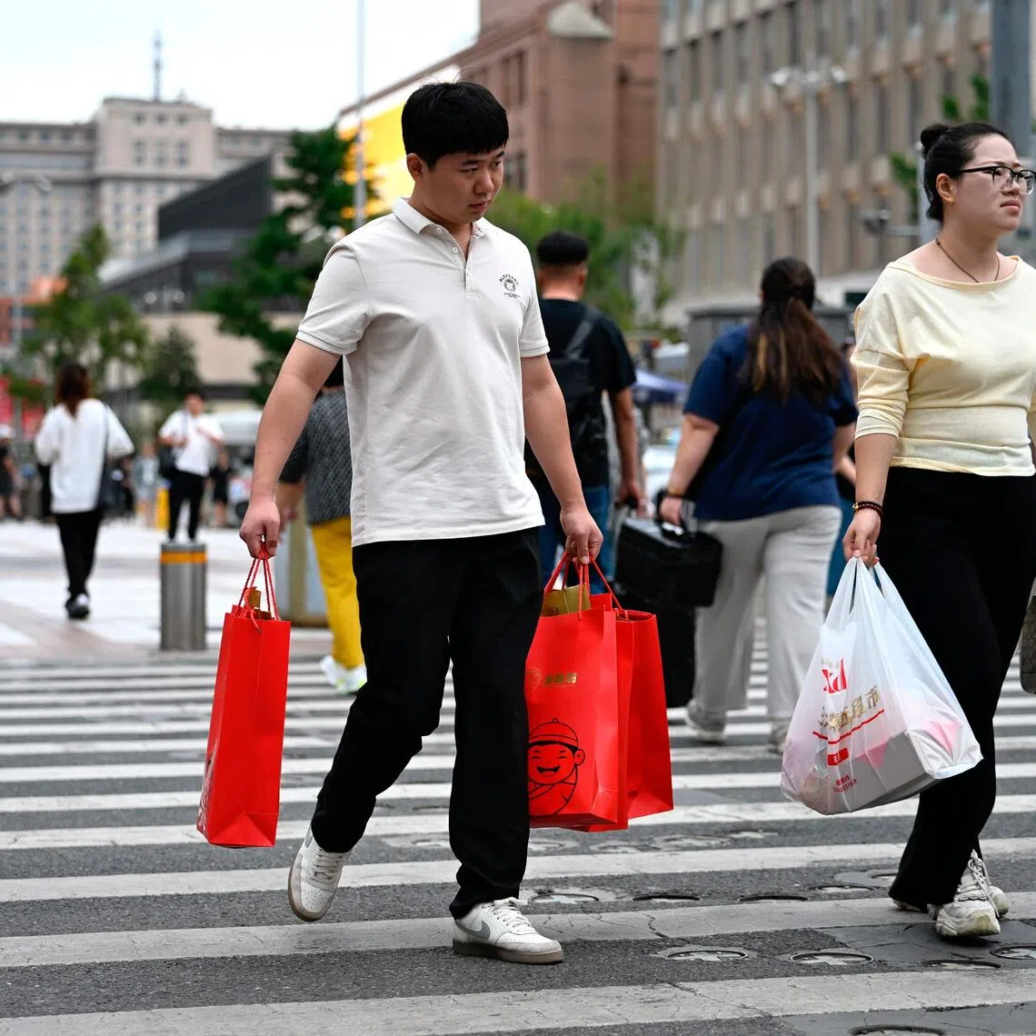China’s consumer prices unexpectedly increased in October, as holidays during the month boosted travel, food and transport demand.