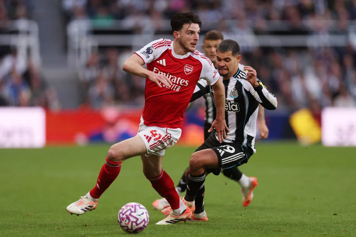 Arsenal can go top as Liverpool seek to return to winning ways at Chelsea