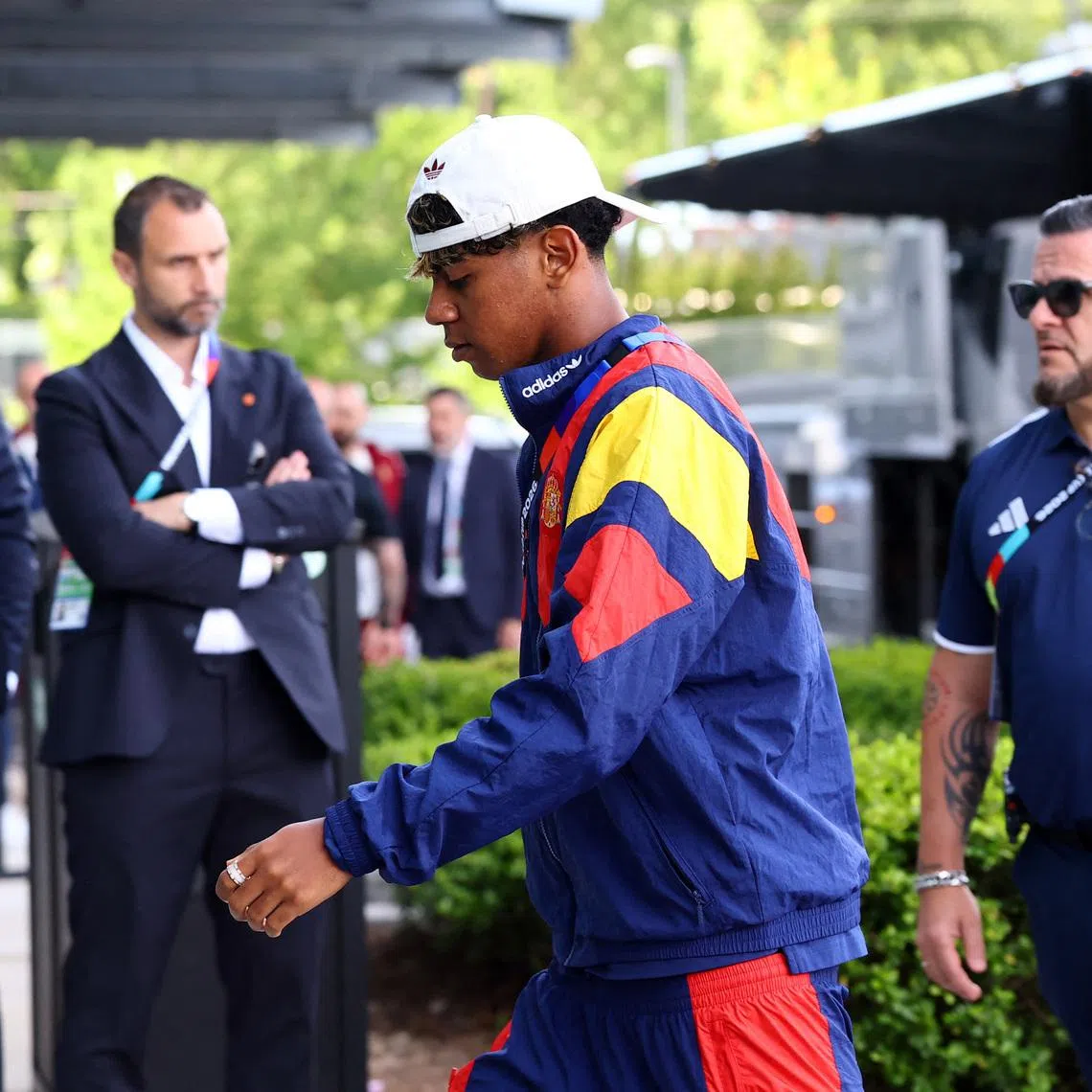 Soccer Football - FIFA World Cup 2026 - Group H - Spain v Cape Verde - Atlanta Stadium, Atlanta, Georgia, U.S. - June 15, 2026 Spain's Lamine Yamal arrives before the match REUTERS/Bernadett Szabo