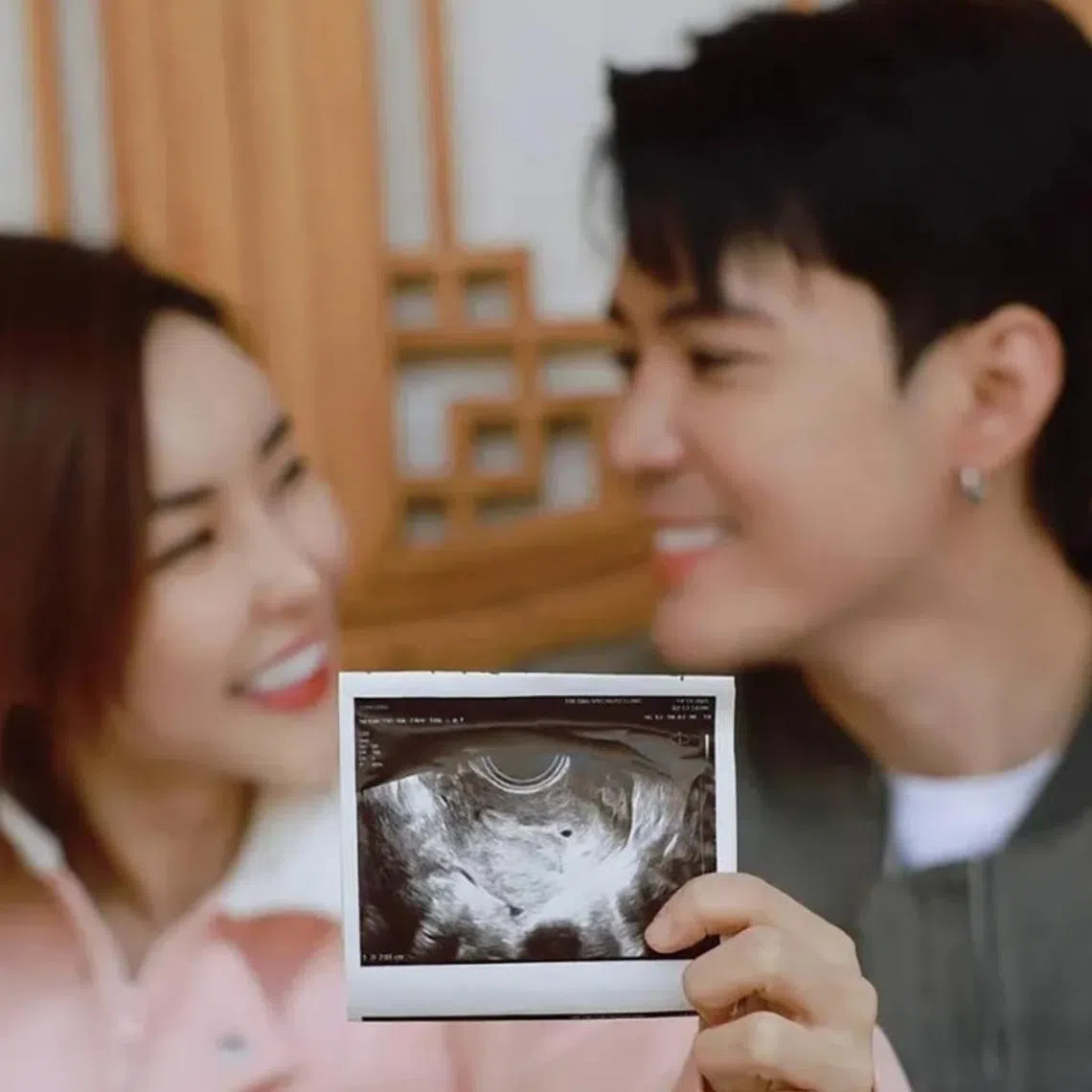 Desmond Ng announces on social media on Jan 28 that his wife Kanny Theng is pregnant.