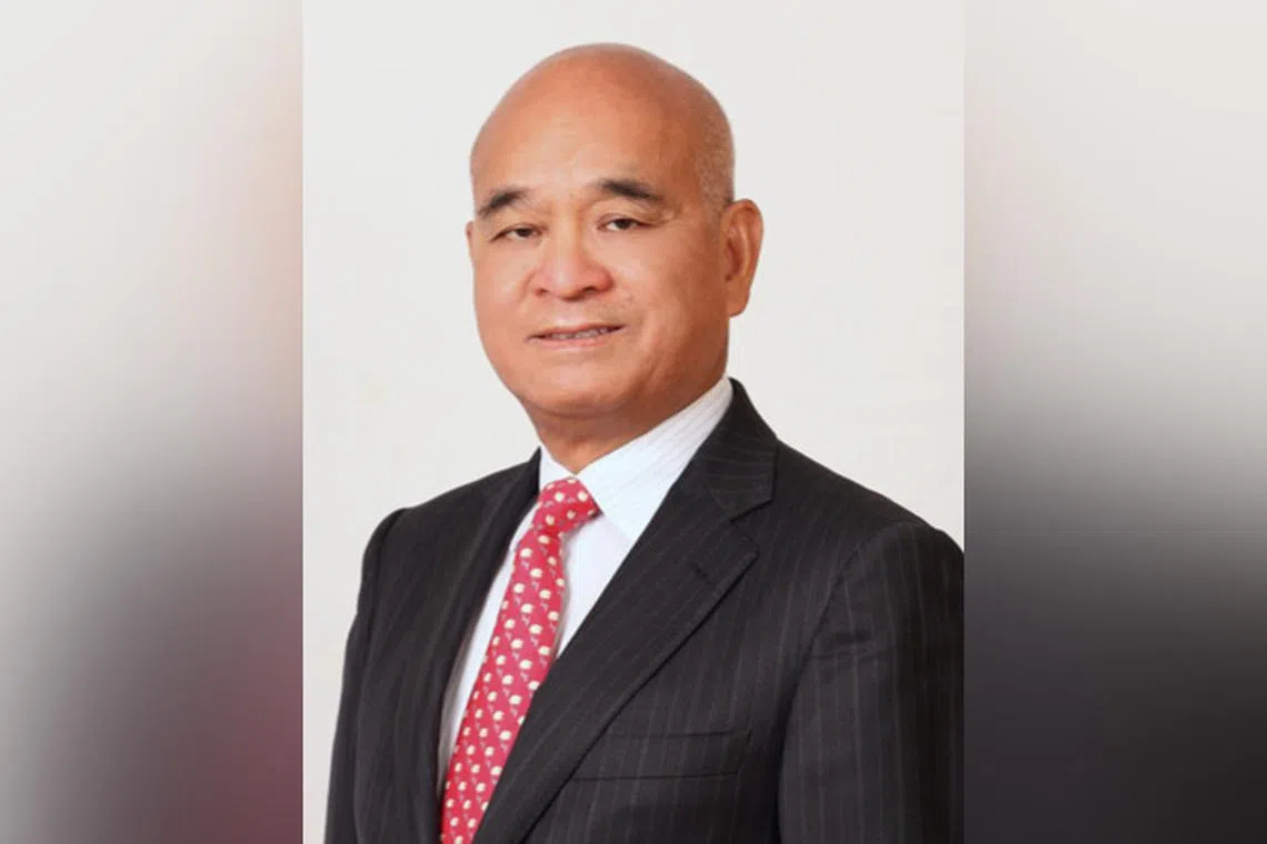 New World is controlled by the family of Henry Cheng, an avid player of a Chinese poker game called Big Two, whose fortune is estimated at US$22.9 billion (S$29.5 billion).
