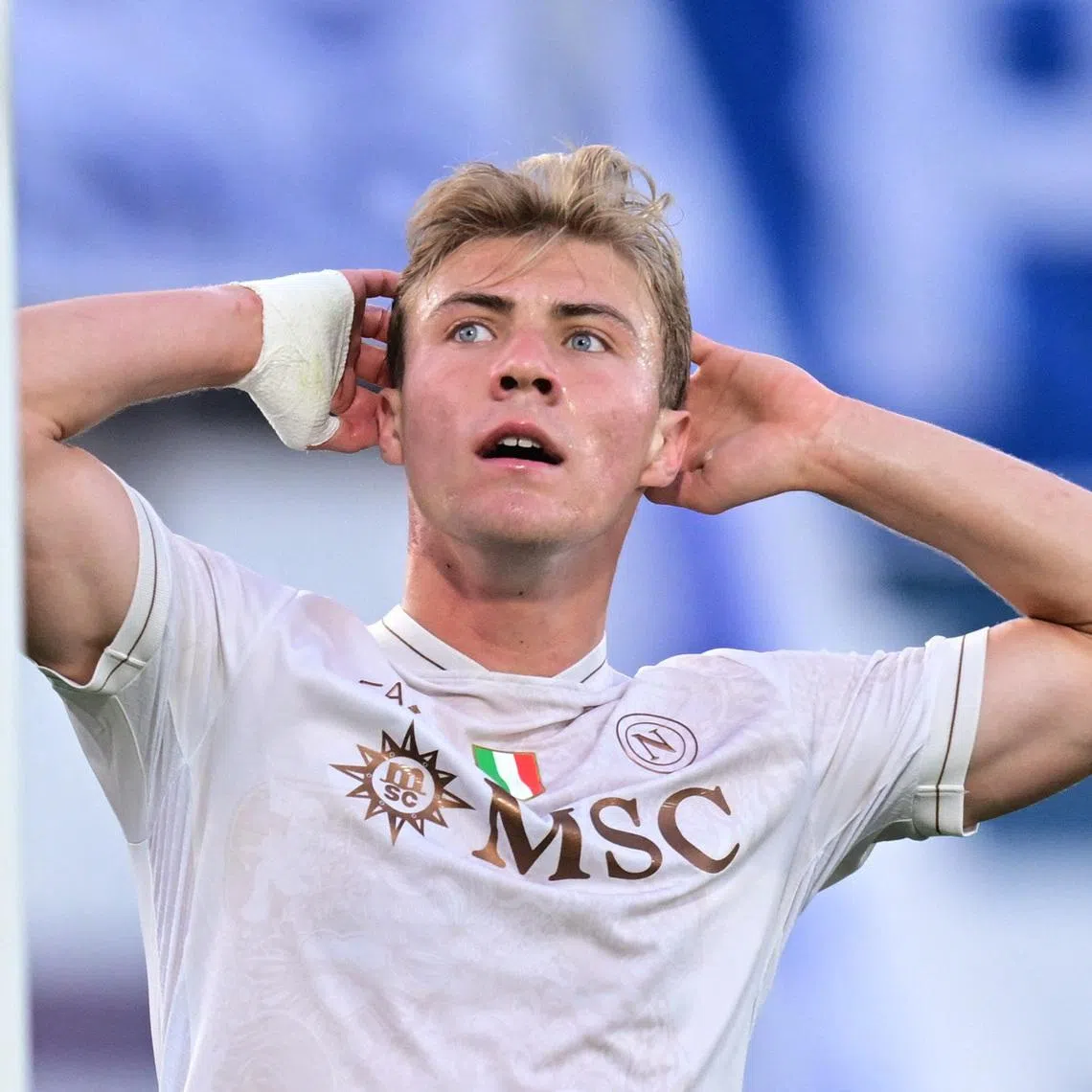 Soccer Football - Serie A - Como v Napoli - Stadio Giuseppe Sinigaglia, Como, Italy - May 2, 2026 Napoli's Rasmus Hojlund reacts after missing a chance to score REUTERS/Daniele Mascolo