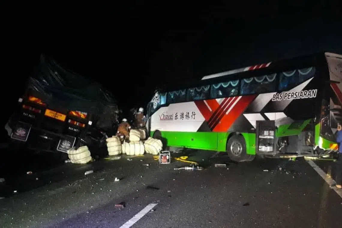 An accident that killed seven people and injured 33 others near Melacca was caused when tour bus lost control while avoiding a dislodge tyre from a trailer on the North South Highway.