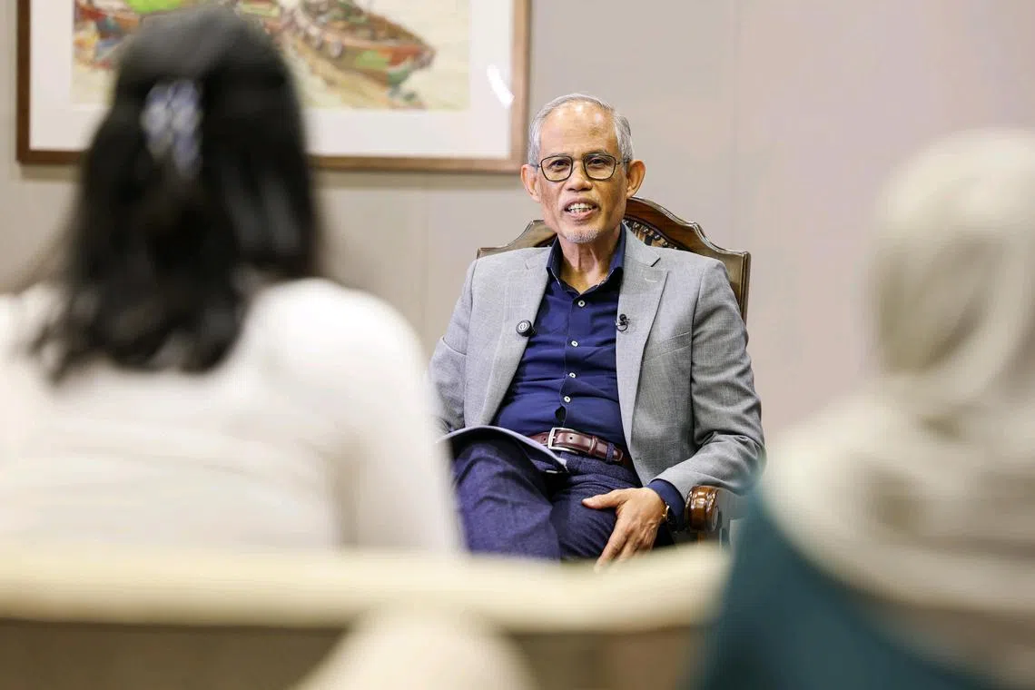 ST20241113_202458700179/azcollege13/Brian Teo/Ahmad Zhaki Bin Abdullah/*EMBARGO UNTIL 7.30PM* Minister-in-charge of Muslim Affairs Masagos Zulkifli sharing more details about the Singapore College of Islamic Studies with the media at Parliament House on Nov 13, 2024. ST PHOTO: BRIAN TEO