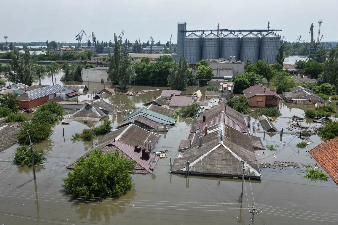 A view shows a flooded area after the Nova Kakhovka dam breached, amid Russia's attack on Ukraine, in Kherson, Ukraine June 7, 2023. REUTERS/Vladyslav Smilianets/ File Photo
