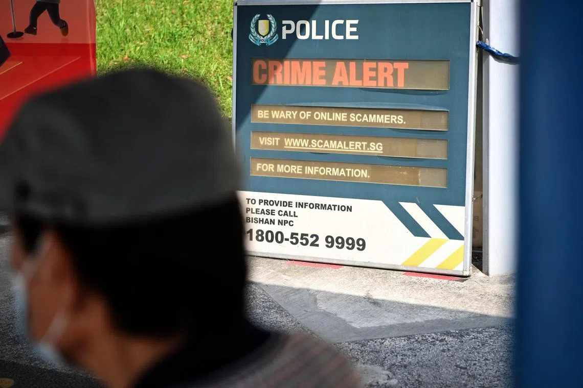 ST20230412_202367239613 Kua Chee Siong/ pixgeneric/ Generic pix of a notice alerting passers-by to be wary of online scammers in Bishan on April 12, 2023. 
Can be used for stories about online scams.