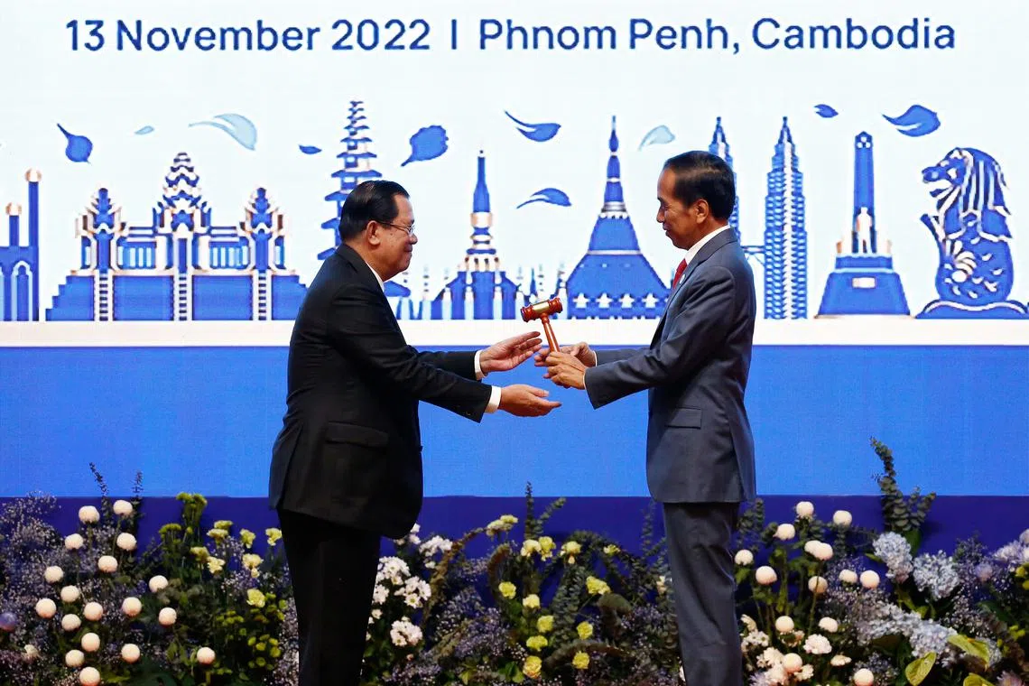 At the handover ceremony, Cambodian Prime Minister Hun Sen, gave Indonesia President Joko Widodo a symbolic gavel to mark the handover of the rotating chairmanship.