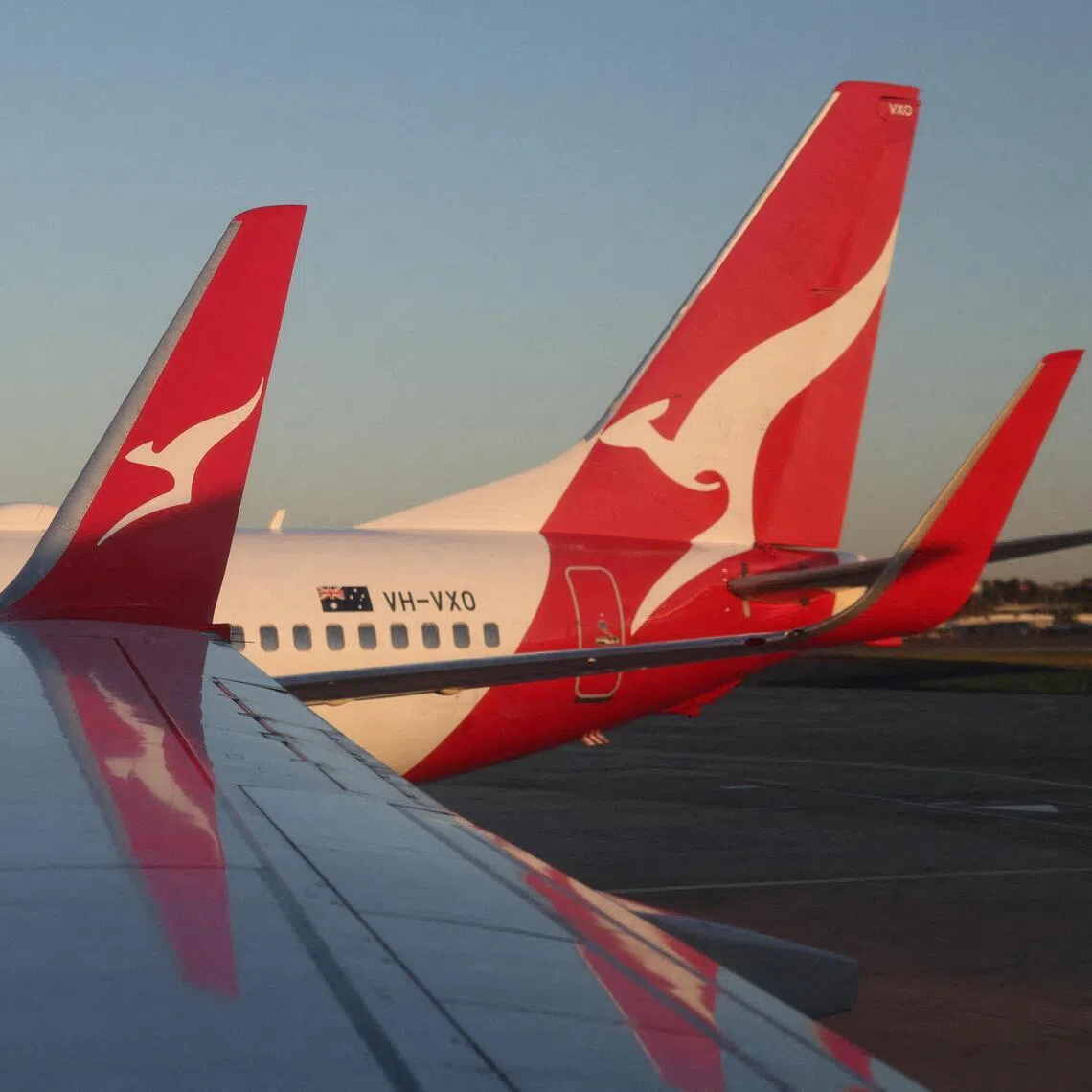A Qantas flight from Melbourned to Dallas was forced to make a stop-off in French Polynesia to offload a disruptive passenger.