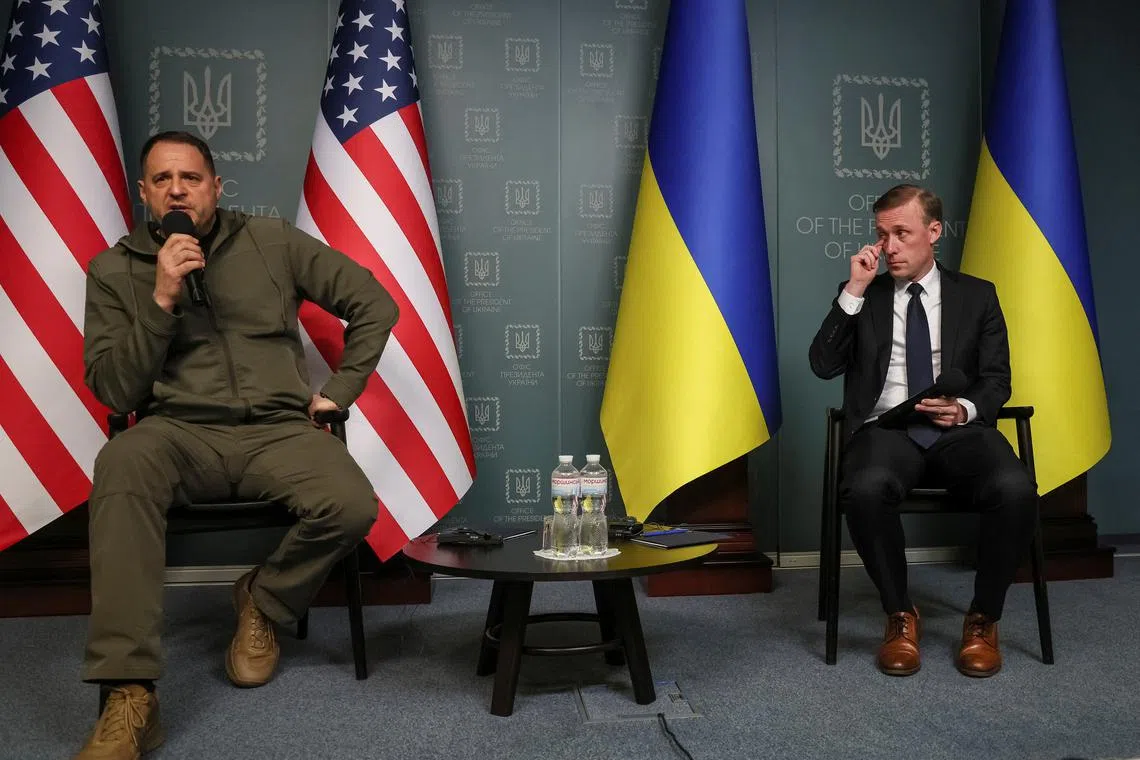 Ukraine's Mr Yermak (left) and the White House's Mr Sullivan attend a news briefing in Kyiv.